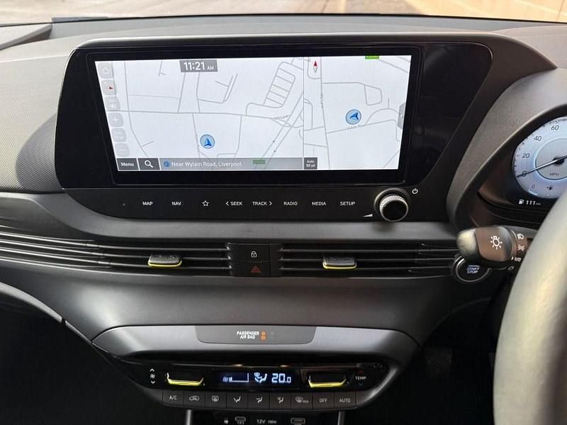 Used Hyundai i20 Ultimate 100 HP (73 kW) 2024 Yellow Hatchback