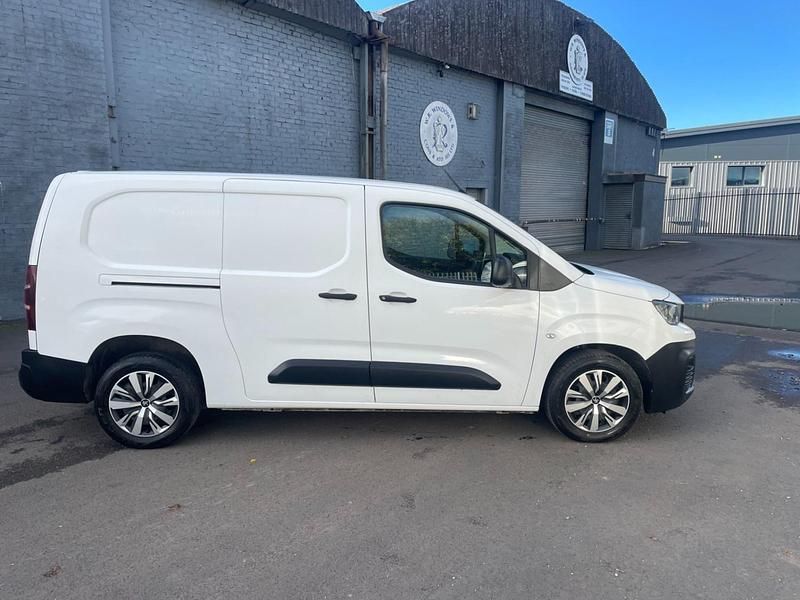 Used Peugeot Partner 2020 White MPV