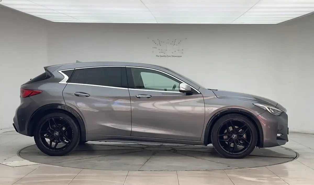 Used Infiniti Q30 Sport Tech 170 HP (125 kW) 2016 Grey Hatchback