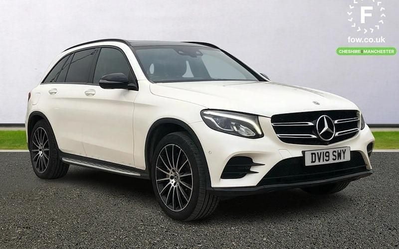 White Used 2018 Mercedes GLC250 AMG line Estate | £22,499 (Fair price) - Image 1/4