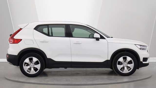 Used Volvo XC40 Momentum 163 HP (119 kW) 2022 SUV