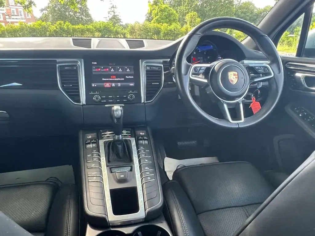 Used Porsche Macan 252 HP (185 kW) 2018 Silver SUV