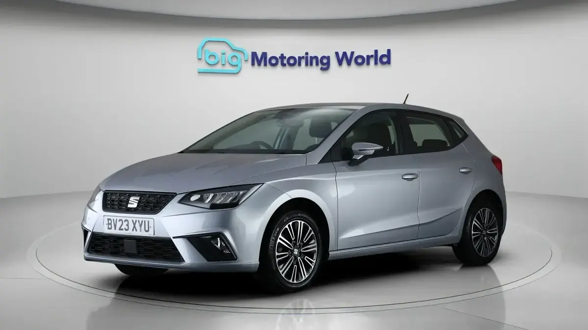 Used Seat Ibiza SE Technology 94 HP (69 kW) 2023 Silver Hatchback