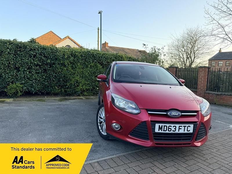 Used Ford Focus Zetec 2014 Red Hatchback