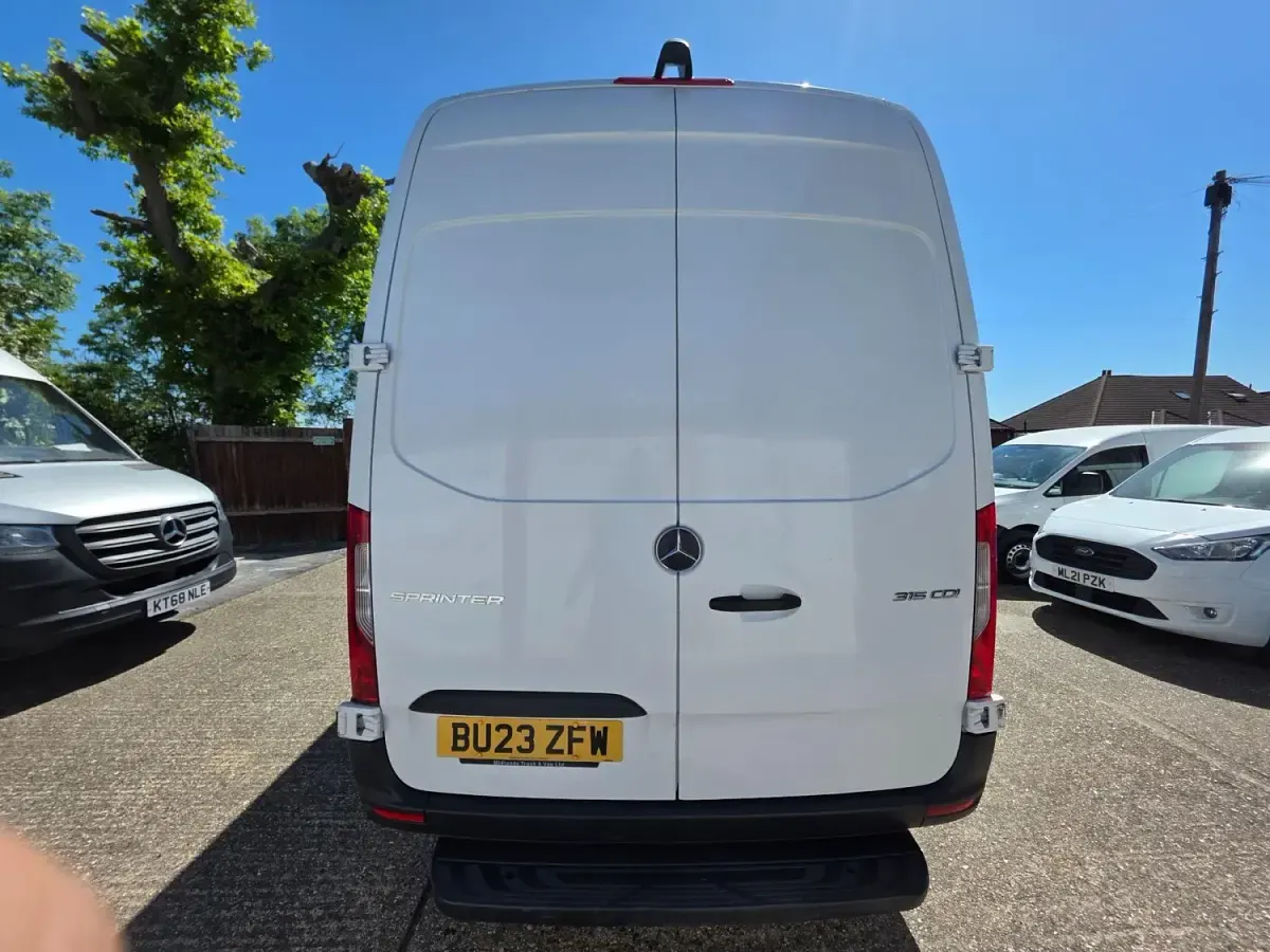 Usado Mercedes Sprinter Progressive 2023 Branco Van