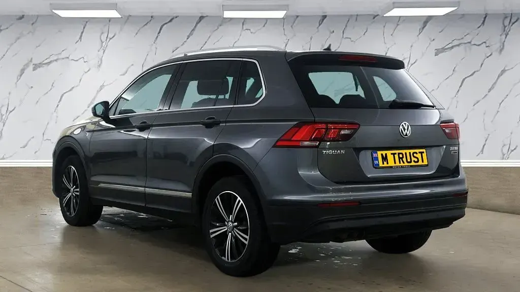 Używany VW Tiguan SE 150 KM (110 kW) 2017 Szary SUV