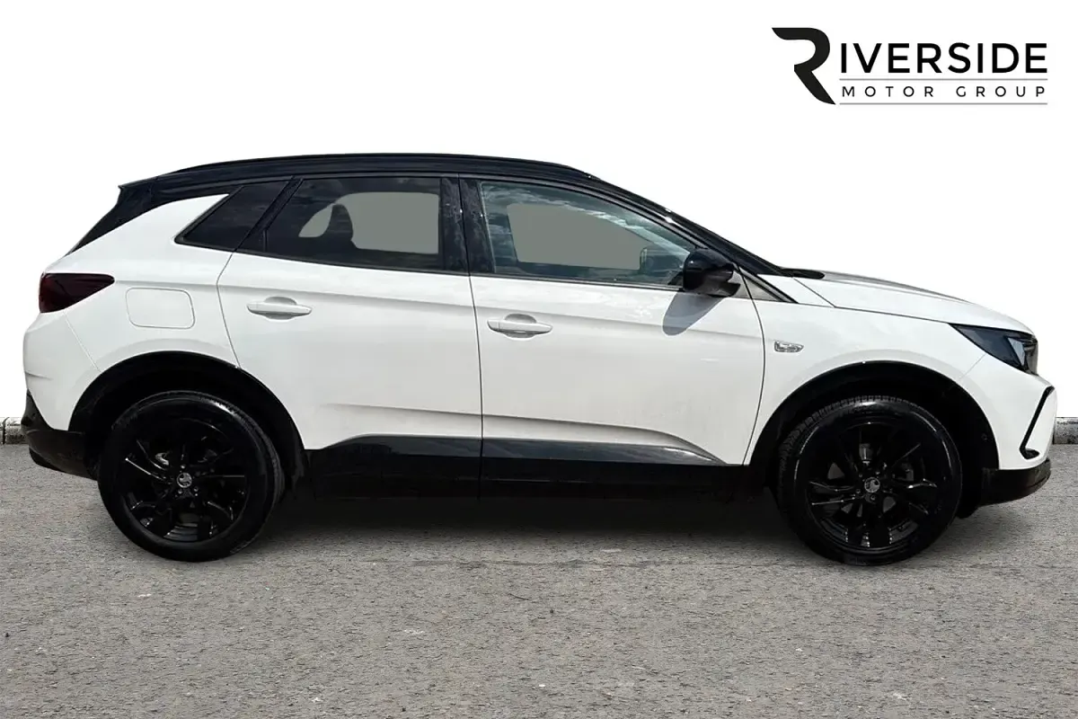 Used Vauxhall Grandland X S 130 HP (95 kW) 2023 White SUV