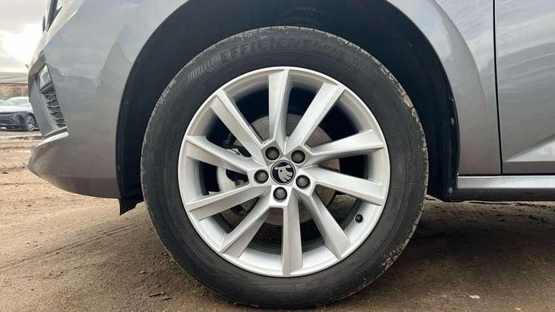 Used Skoda Kamiq SE 95 HP (69 kW) 2025 Grey SUV