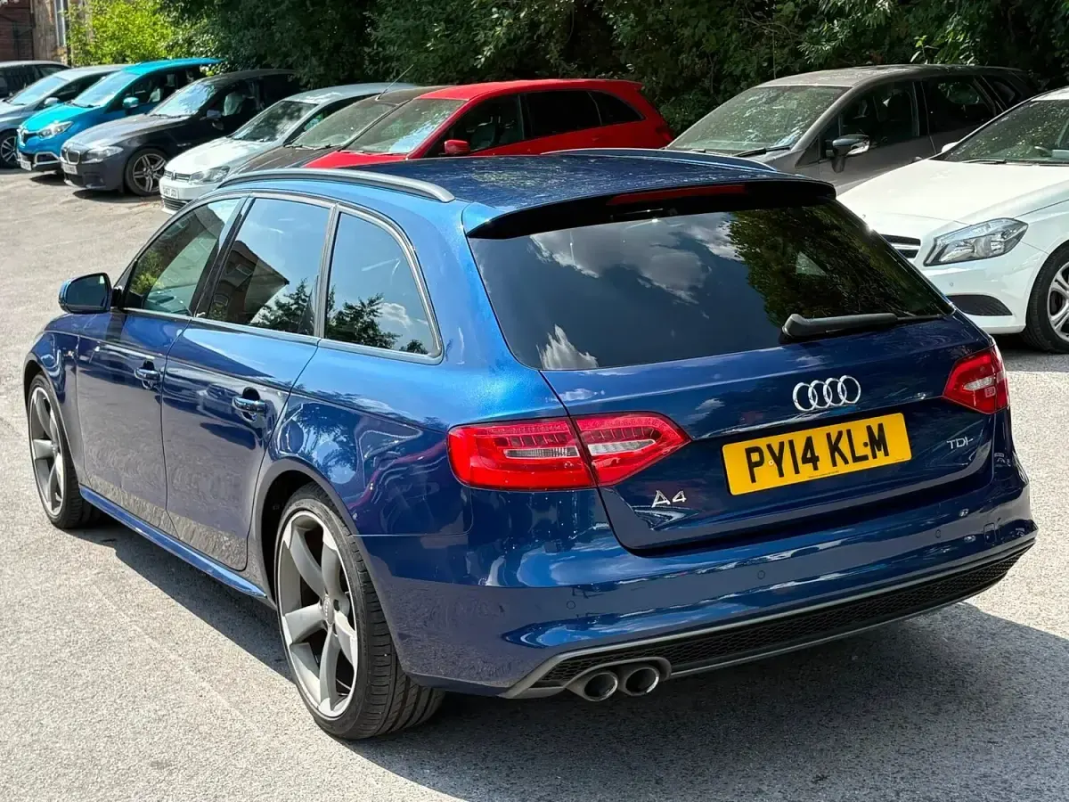 Used Audi A4 Black Edition 177 HP (130 kW) 2014 Blue Estate