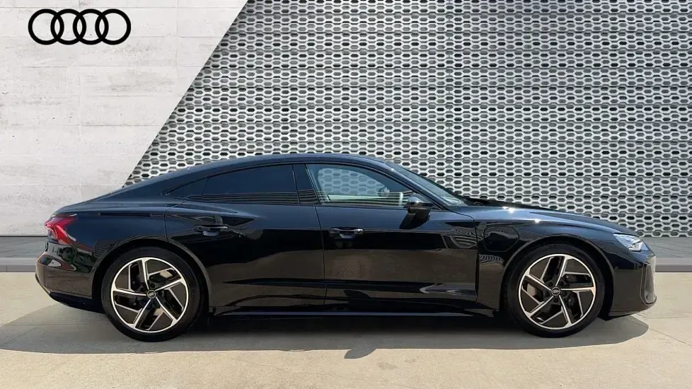 Used Audi e-tron GT quattro Comfort 369 kW (503 HP) 2026 Black Sedan