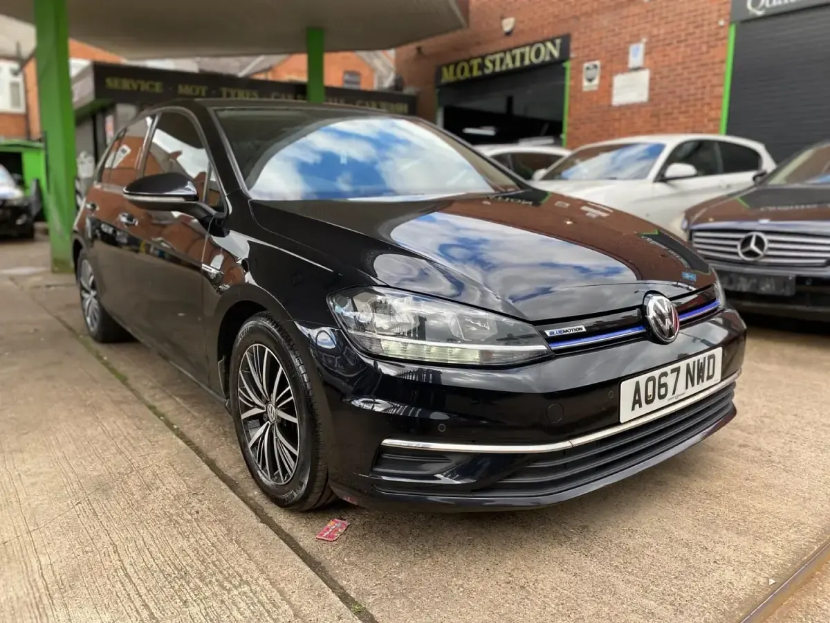 Używany VW Golf VII SE 130 KM (95 kW) 2017 Czarny Hatchback