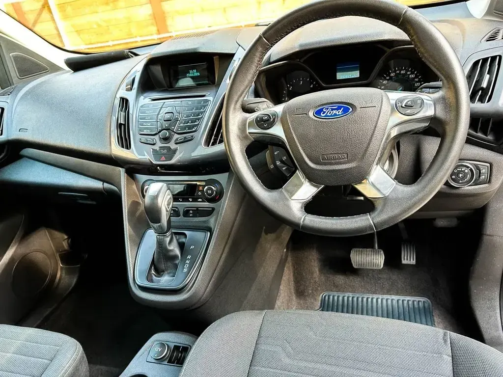 Used Ford Tourneo Connect Titanium 2015 Silver MPV