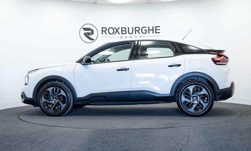 Used Citroën C4 PureTech 102 HP (75 kW) 2023 White SUV