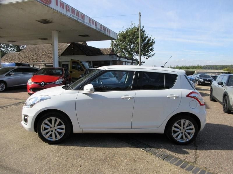 Used Suzuki Swift SZ4 94 HP (69 kW) 2016 White Hatchback