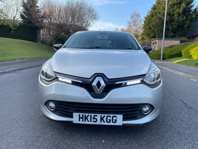 Silver Used 2015 Renault Clio IV Dynamique Hatchback | £5,500 (Super price) - Image 1/4