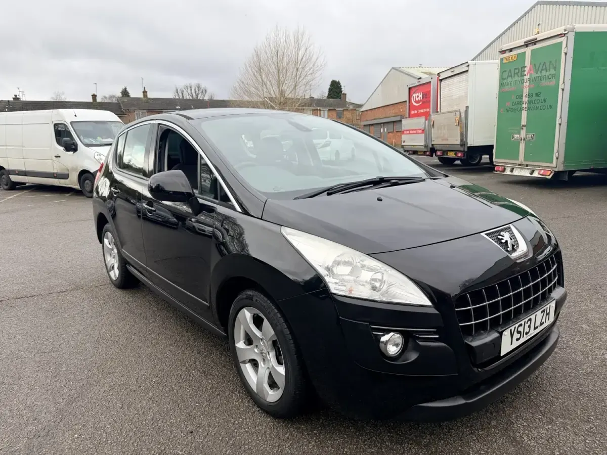 Używany Peugeot 3008 Active 2013 Czarny Kombi