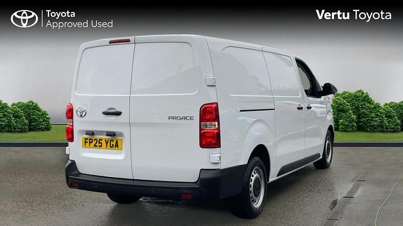 New Toyota Proace Active 144 HP (105 kW) 2025 MPV
