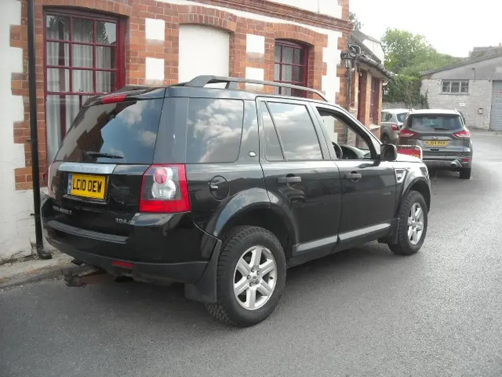 Used Land Rover Freelander 2 S 160 HP (117 kW) 2010 Black SUV