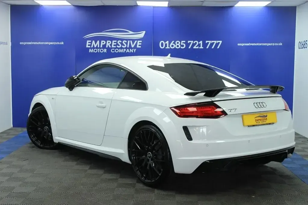 Usado Audi TT Black Edition 197 HP (144 kW) 2019 Branco Coupé
