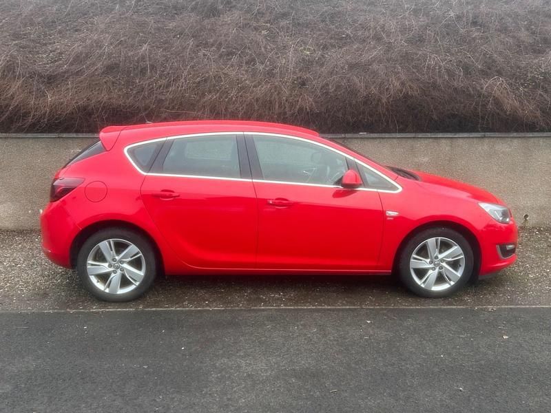 Used Vauxhall Astra SRi 2013 Red Hatchback