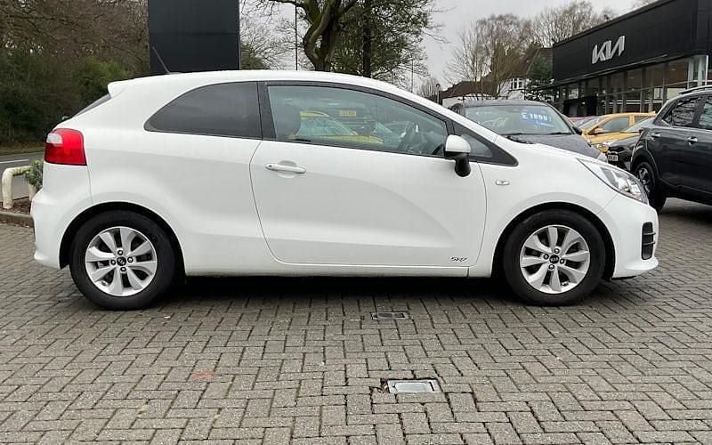 Used Kia Rio 84 HP (61 kW) 2016 Hatchback