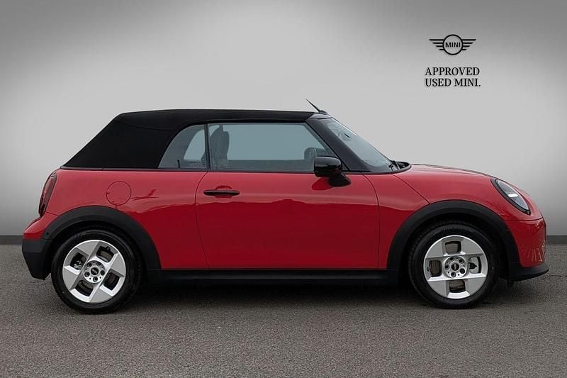 Ny Mini Cooper 118 kW (161 HK) 2026 Röd Halvkombi