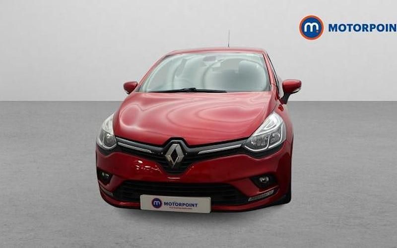 Used Renault Clio IV Dynamique 75 HP (55 kW) 2017 Red Hatchback