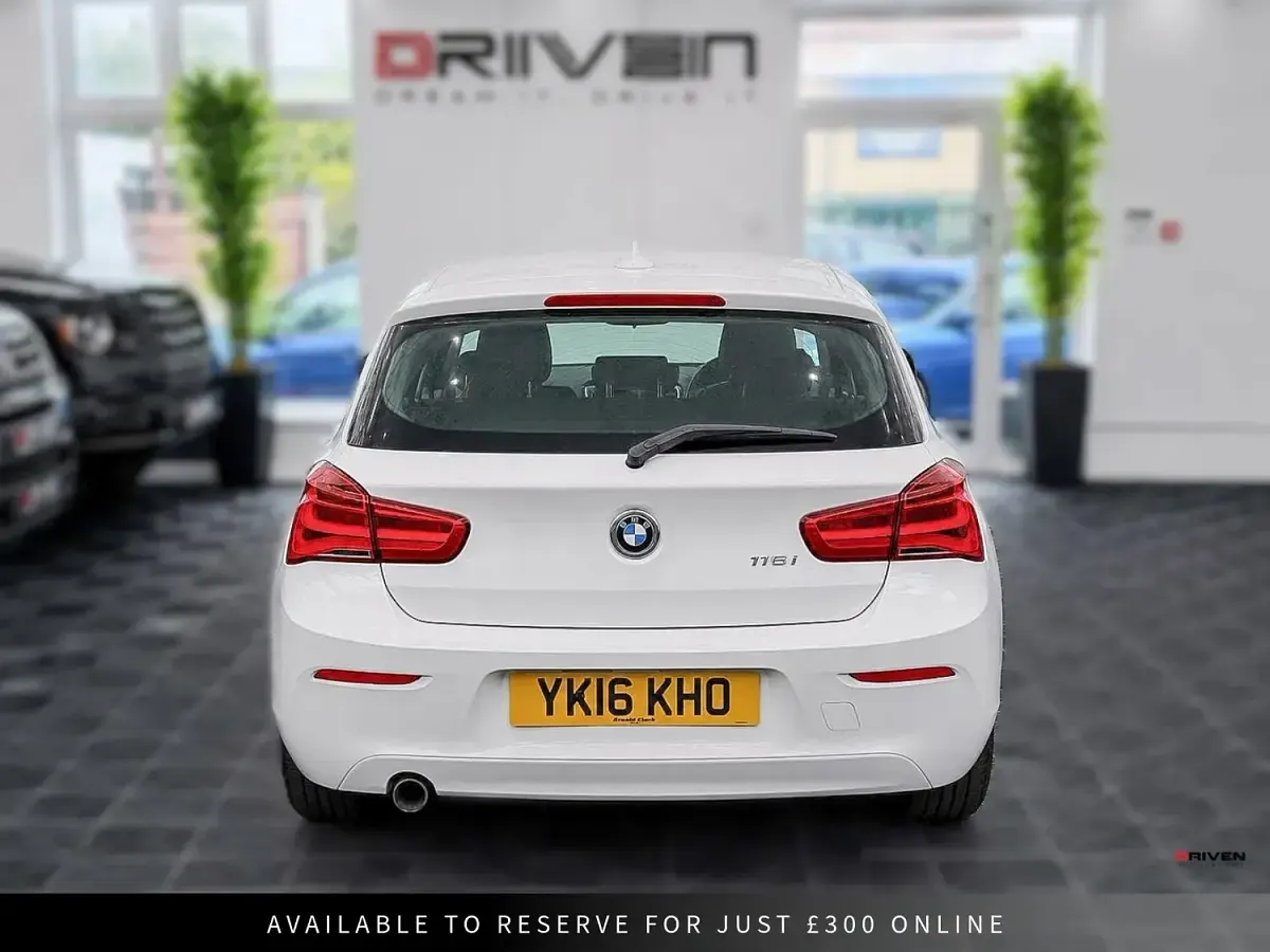 Used BMW 118 Comfort Edition 2016 White Hatchback
