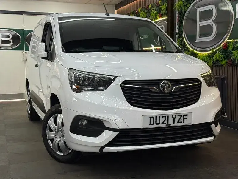Used Vauxhall Combo Sportive 2021 White MPV