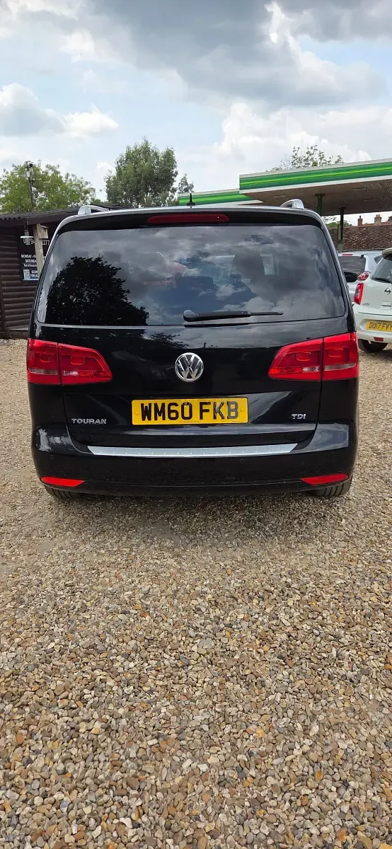 Used VW Touran SE 105 HP (77 kW) 2011 Black MPV