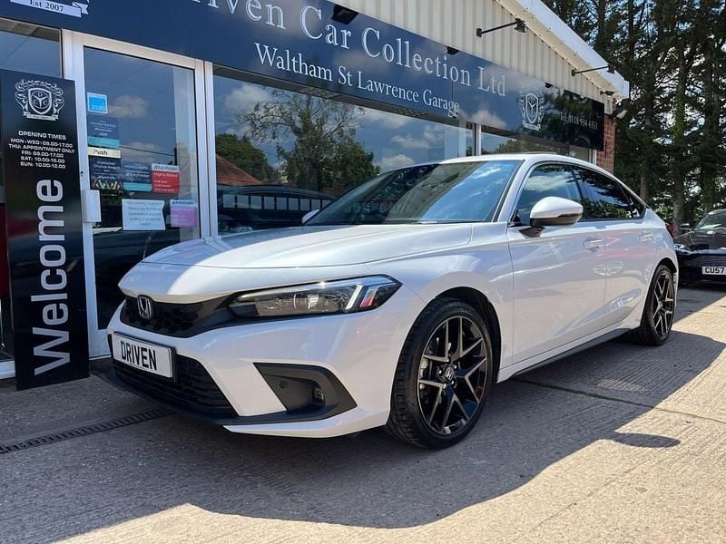 Used Honda Civic Advance 2022 White Hatchback