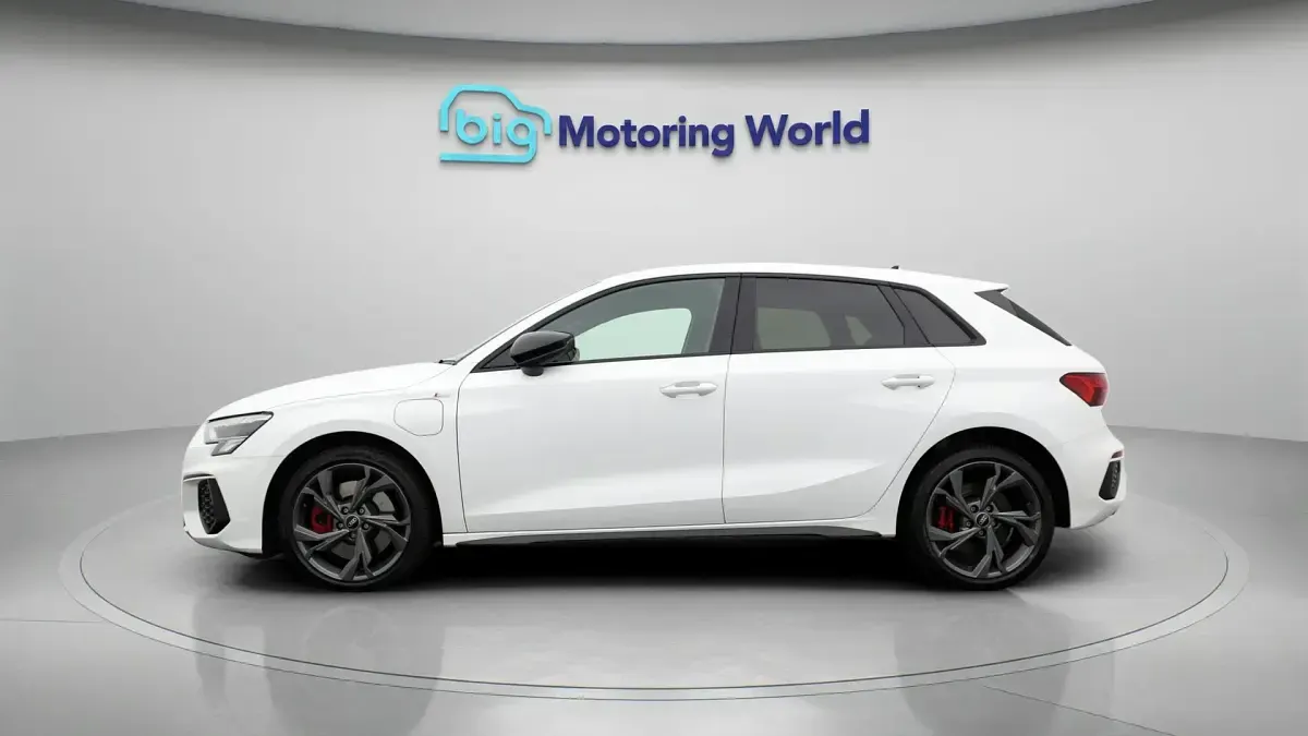 Used Audi A3 Sportback e-tron Competition 241 HP (177 kW) 2022 Hatchback