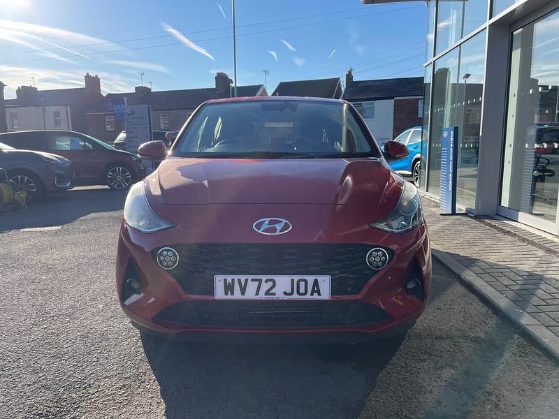 Used Hyundai i10 Premium 84 HP (61 kW) 2023 Red Hatchback