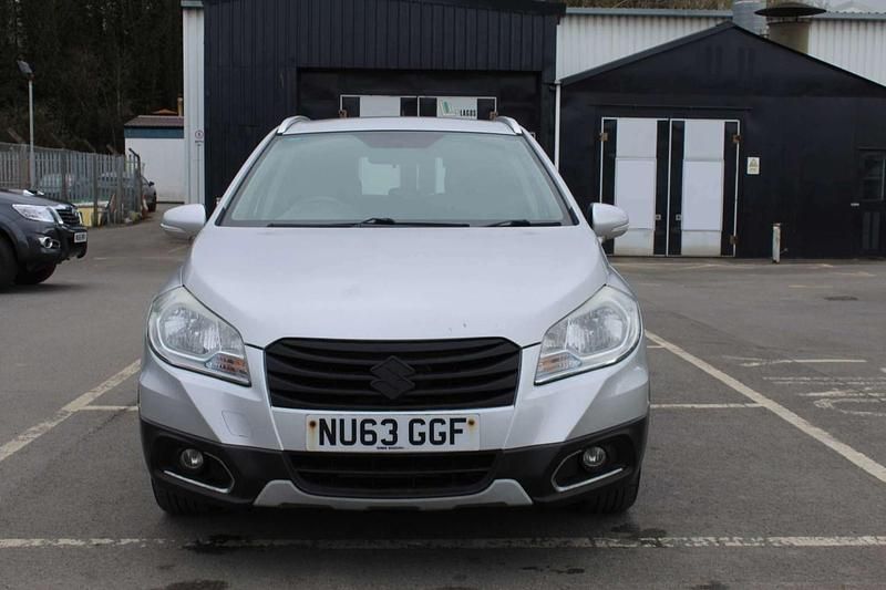 Used Suzuki SX4 S-Cross SZ4 120 HP (88 kW) 2013 Silver Hatchback