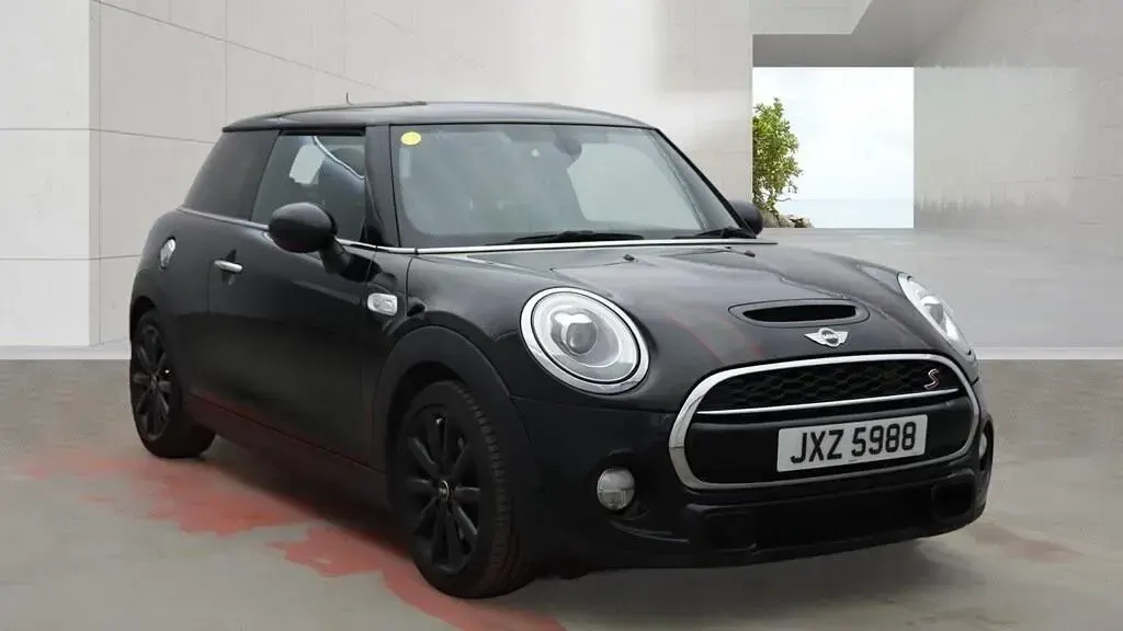 Begagnad Mini Cooper S Hatch 2016 Svart Halvkombi