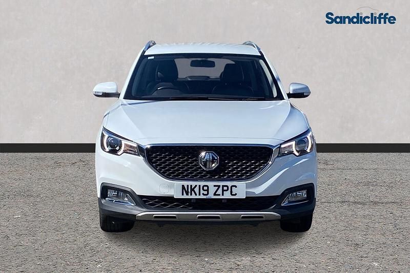 Used MG ZS Exclusive 106 HP (77 kW) 2023 Solid  arctic white SUV