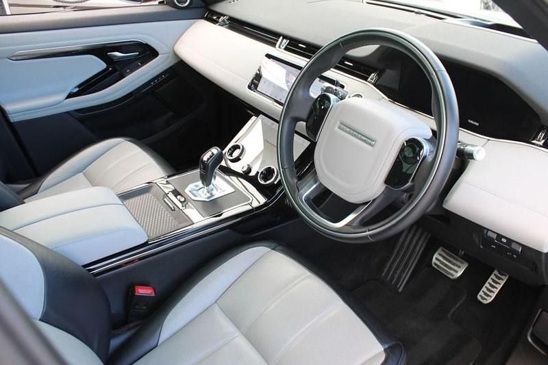 Used Land Rover Range Rover evoque First Edition 180 HP (132 kW) 2019 Silver SUV