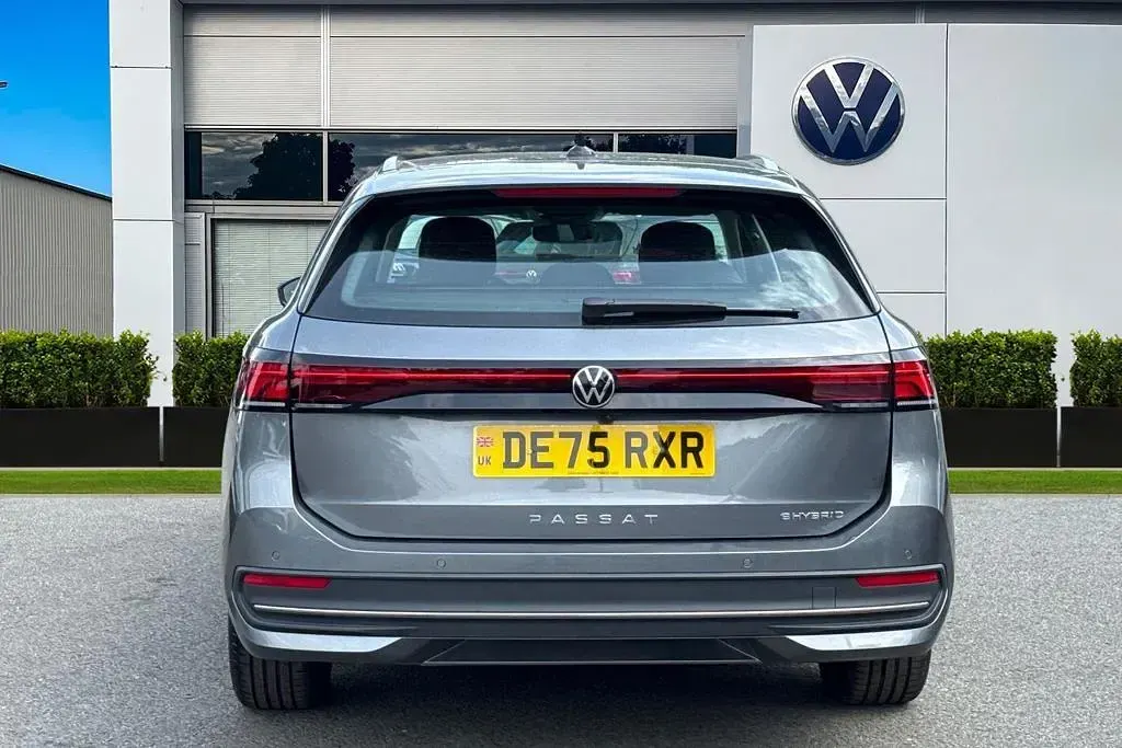 Used VW Passat Life 204 HP (150 kW) 2025 Grey Estate