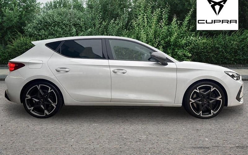 Used Cupra Leon VZ1 325 HP (239 kW) 2025 Glacial white Hatchback