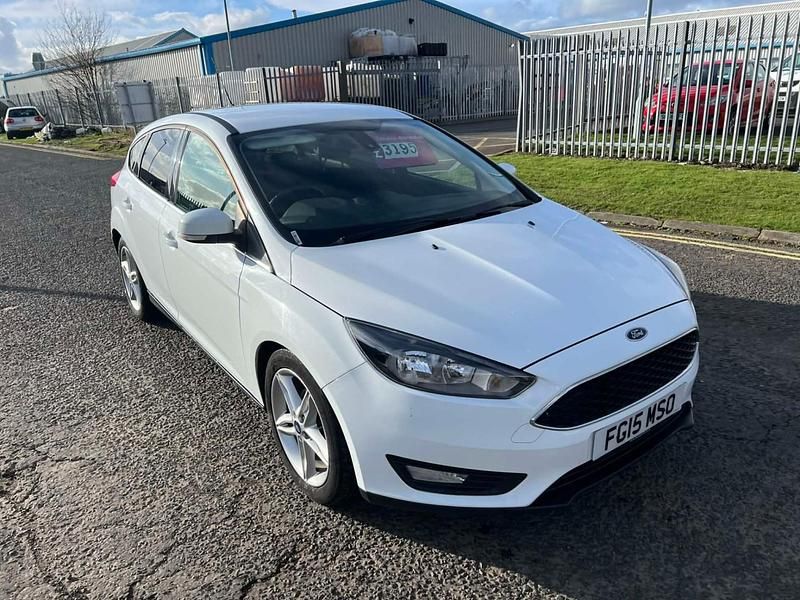 Used Ford Focus Zetec 2015 White Hatchback