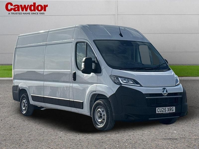 White New 2025 Vauxhall Movano MPV | £25,995 (Fair price) - Image 1/4