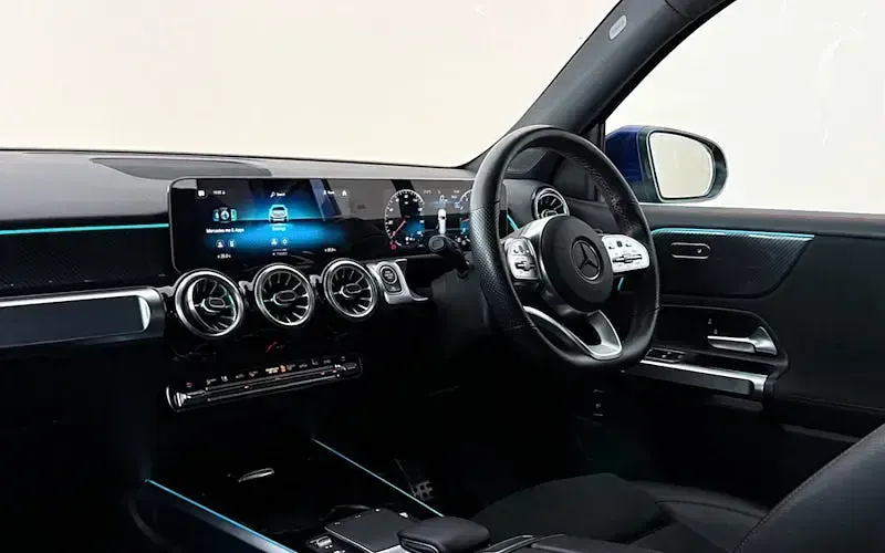 Used Mercedes GLB200 AMG Line Premium 163 HP (119 kW) 2022 Blue SUV