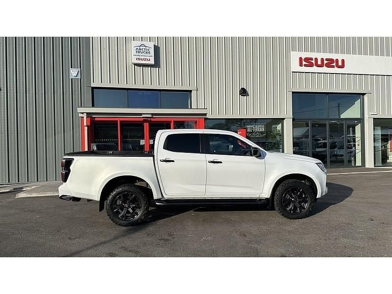 Used Isuzu D-Max 163 HP (119 kW) 2023 White Pickup