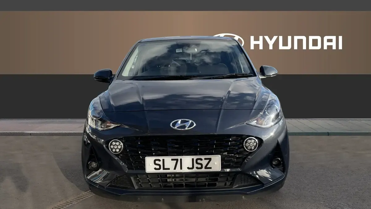 Used Hyundai i10 Premium 67 HP (49 kW) 2021 Hatchback