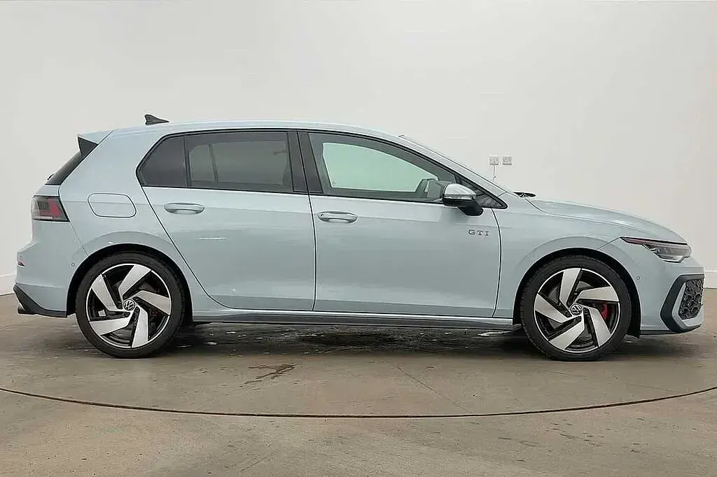 Used VW Golf VIII 265 HP (194 kW) 2025