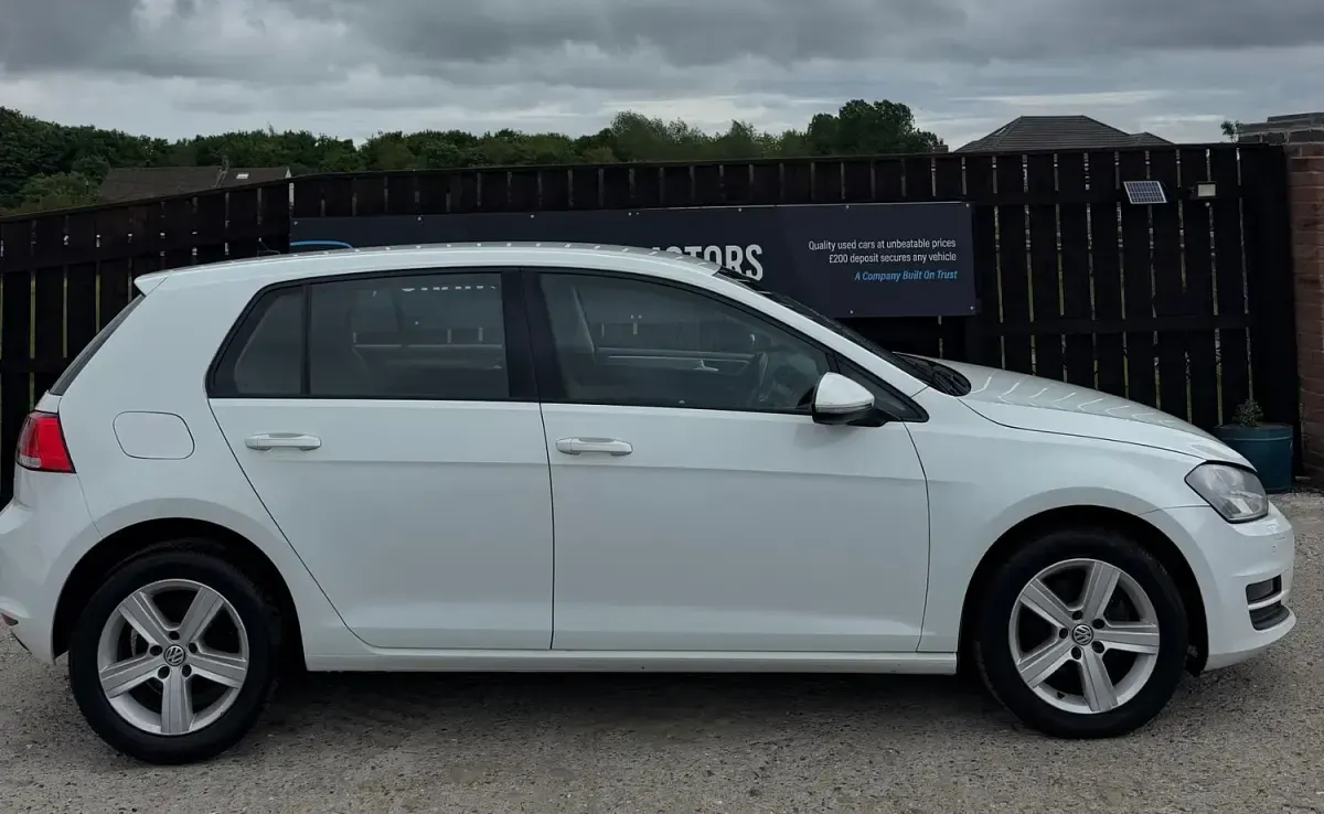 Used VW Golf VII Edition 110 HP (80 kW) 2016 White Hatchback