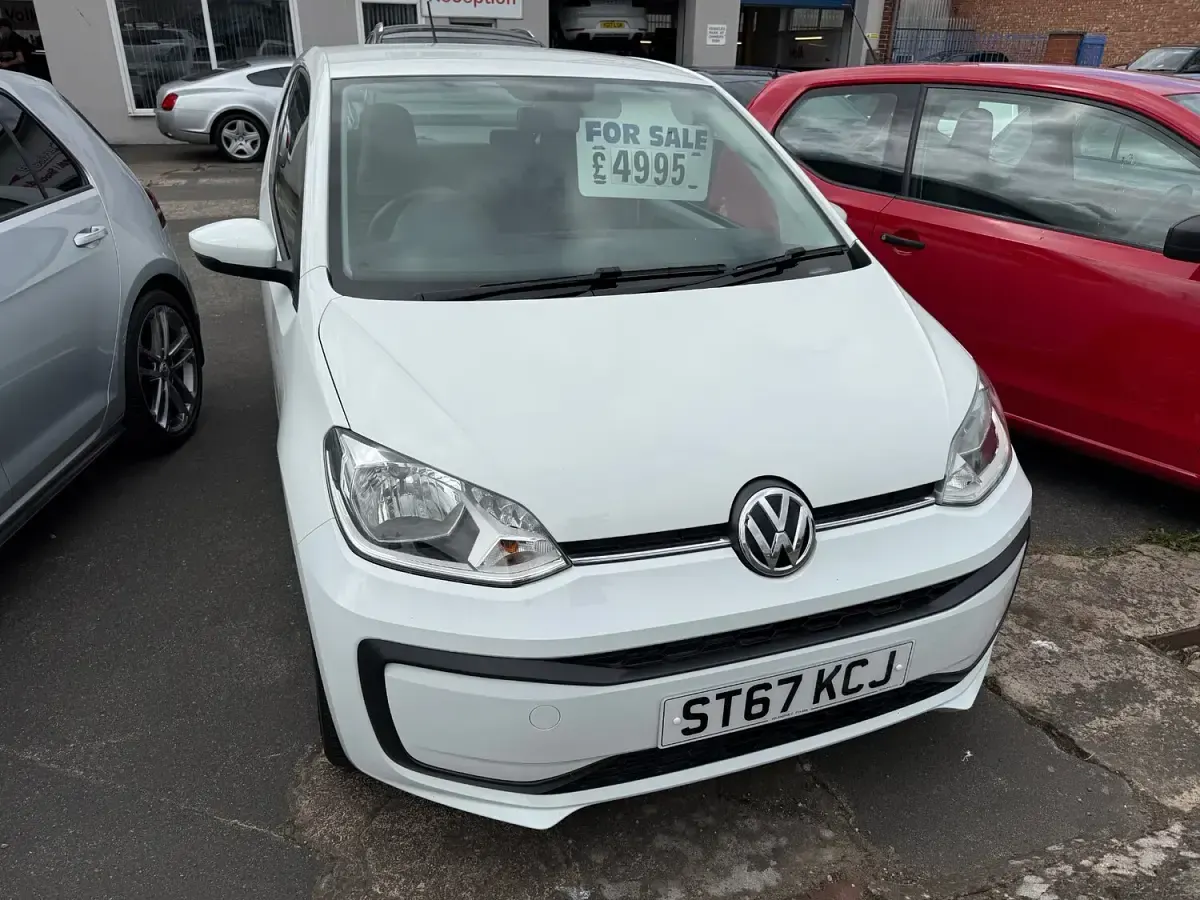 Used VW up! move up! 60 HP (44 kW) 2017 White Hatchback
