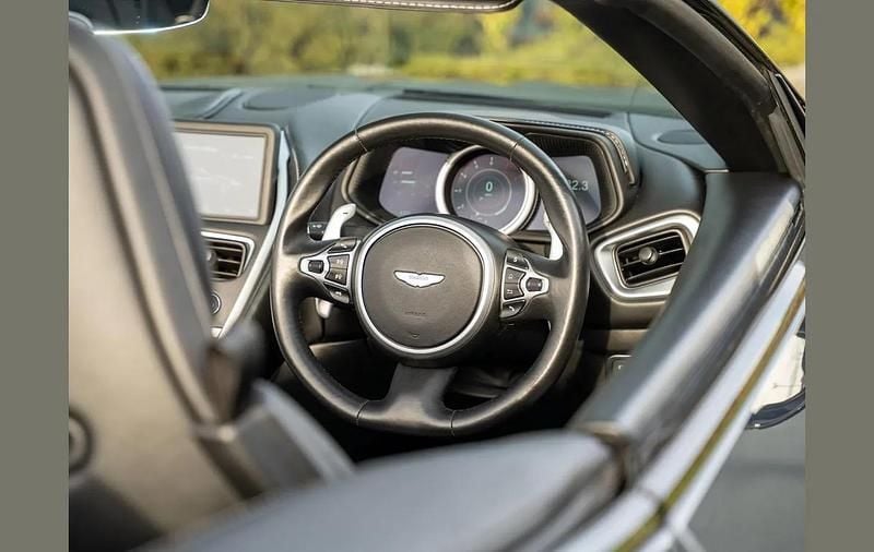 Used Aston Martin DB11 502 HP (369 kW) 2019 Grey Cabriolet