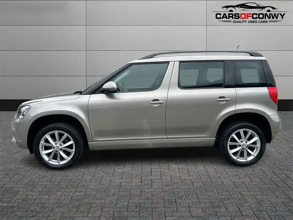Used Skoda Yeti SE 110 HP (80 kW) 2015 Beige SUV