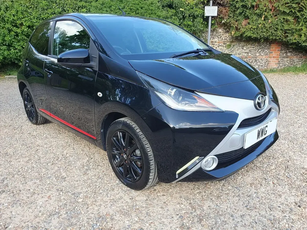 Used Toyota Aygo x-press 2018 Black Hatchback